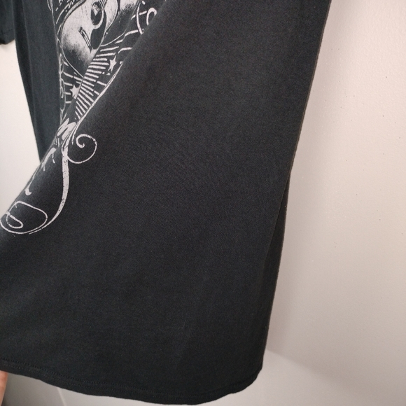 Sun Records Company Unisex Johnny Cash The Man in Black Tee Sz. L - Picture 2 of 7